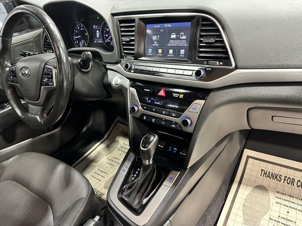 Hyundai Elantra Value Edition 6A 2017