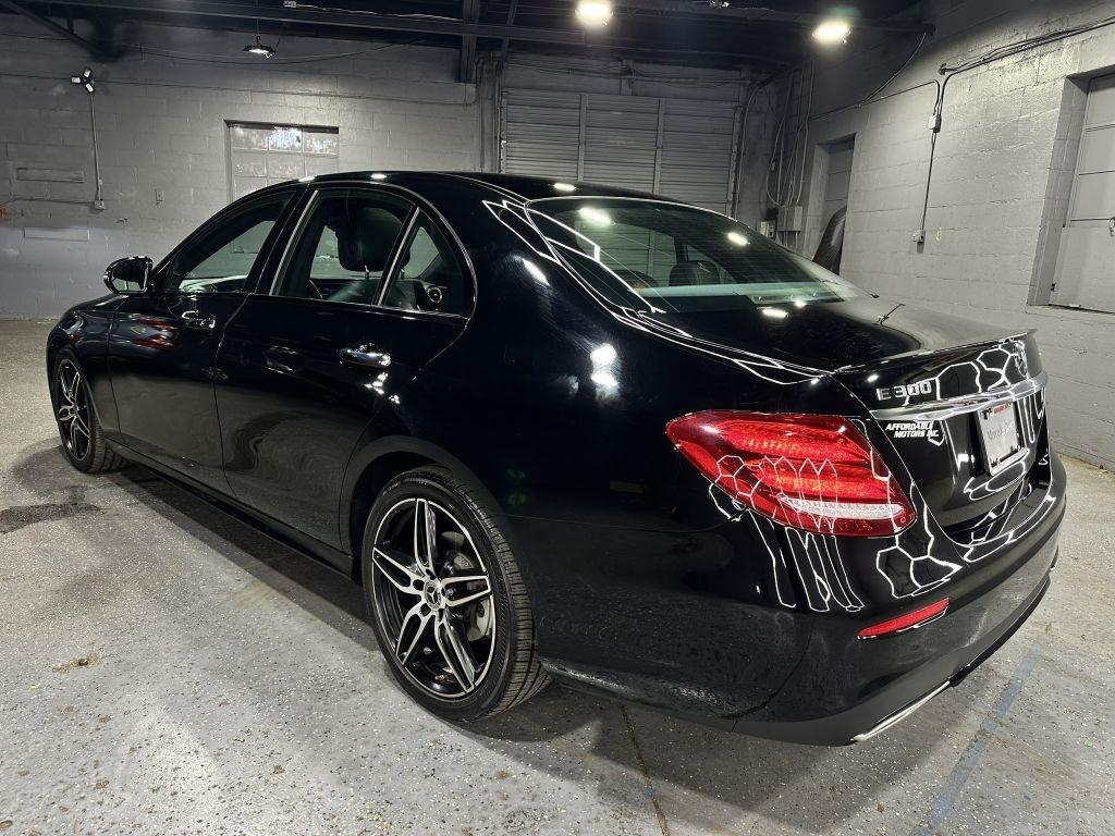 Mercedes-Benz E-Class E300 Luxury 4MATIC Sedan 2019
