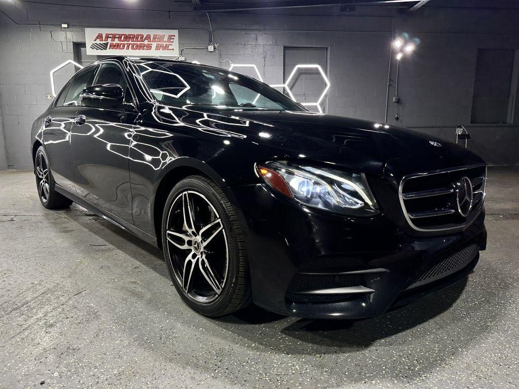 Mercedes-Benz E-Class E300 Luxury 4MATIC Sedan 2019