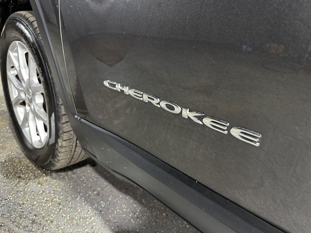 Jeep Cherokee Latitude FWD 2015