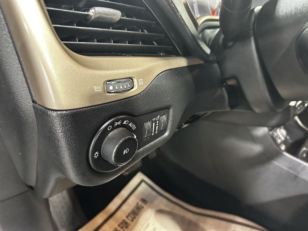 Jeep Cherokee Latitude FWD 2015