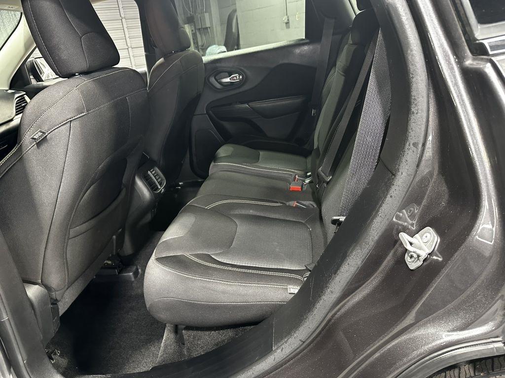 Jeep Cherokee Latitude FWD 2015