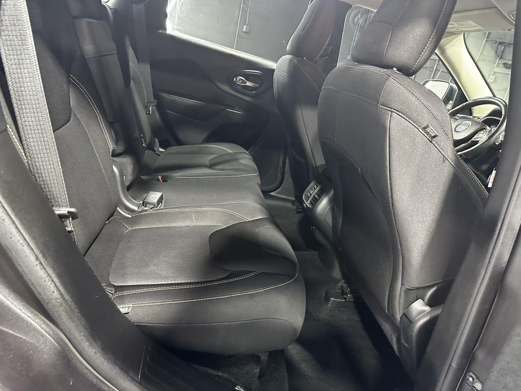 Jeep Cherokee Latitude FWD 2015