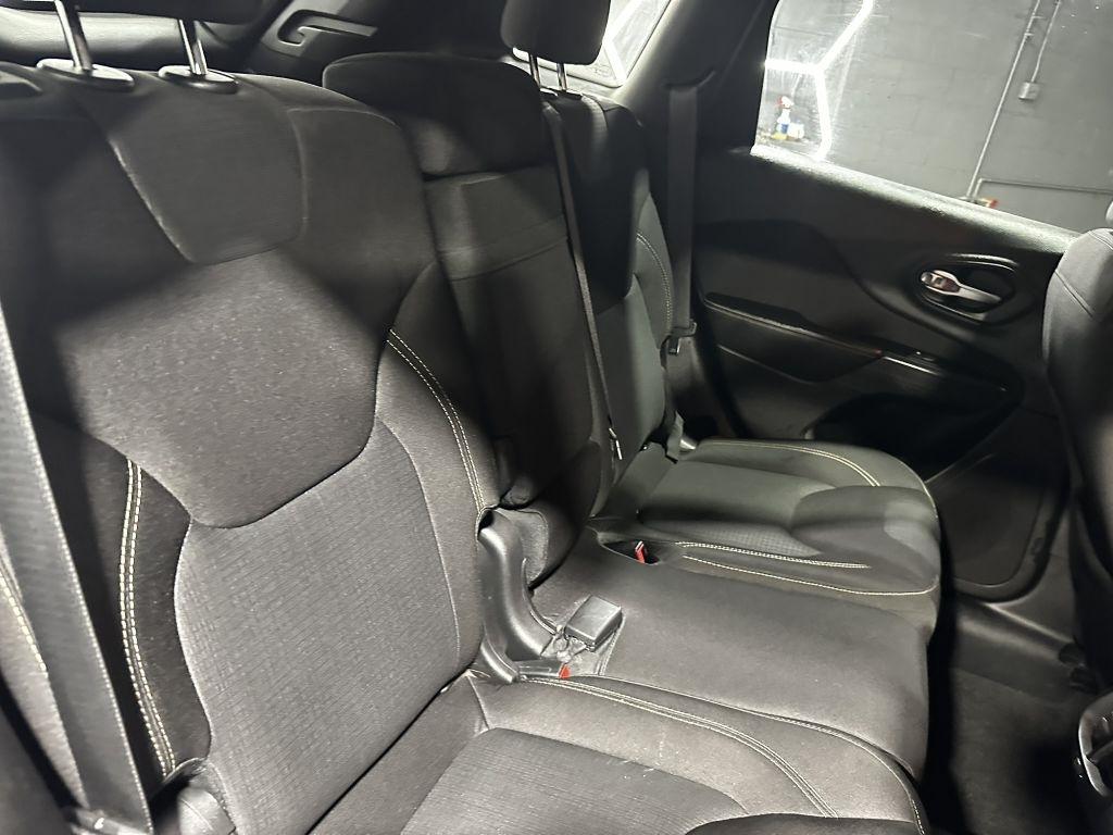 Jeep Cherokee Latitude FWD 2015