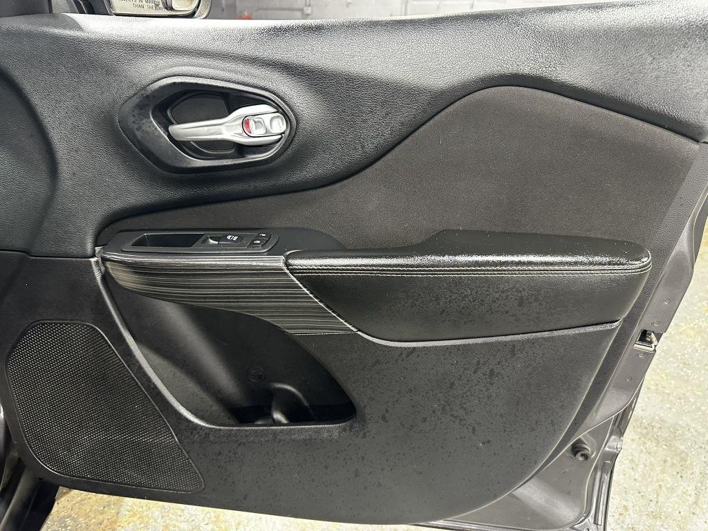 Jeep Cherokee Latitude FWD 2015
