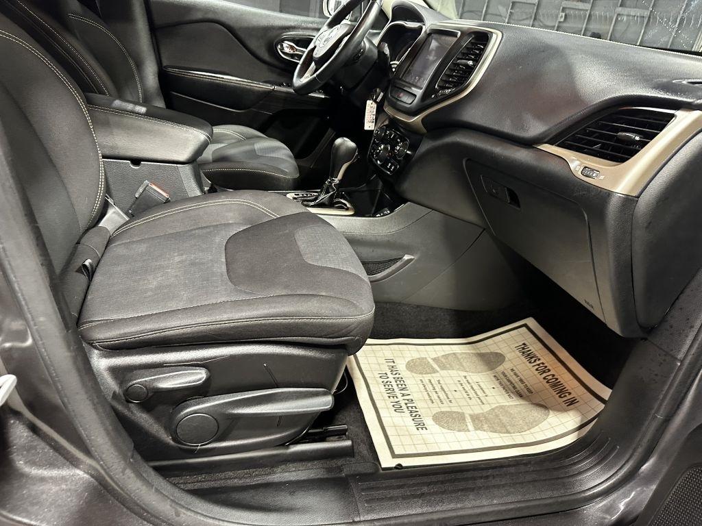 Jeep Cherokee Latitude FWD 2015