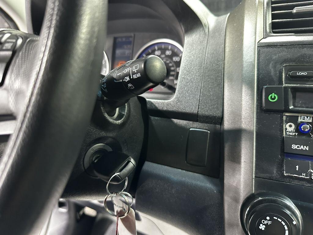 Honda CR-V SE 4WD 5-Speed AT 2011