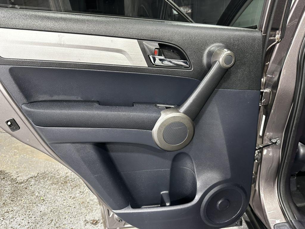 Honda CR-V SE 4WD 5-Speed AT 2011