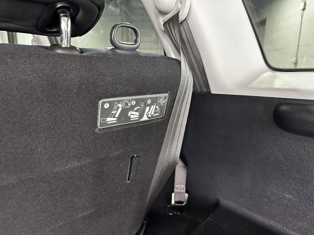 Honda CR-V SE 4WD 5-Speed AT 2011