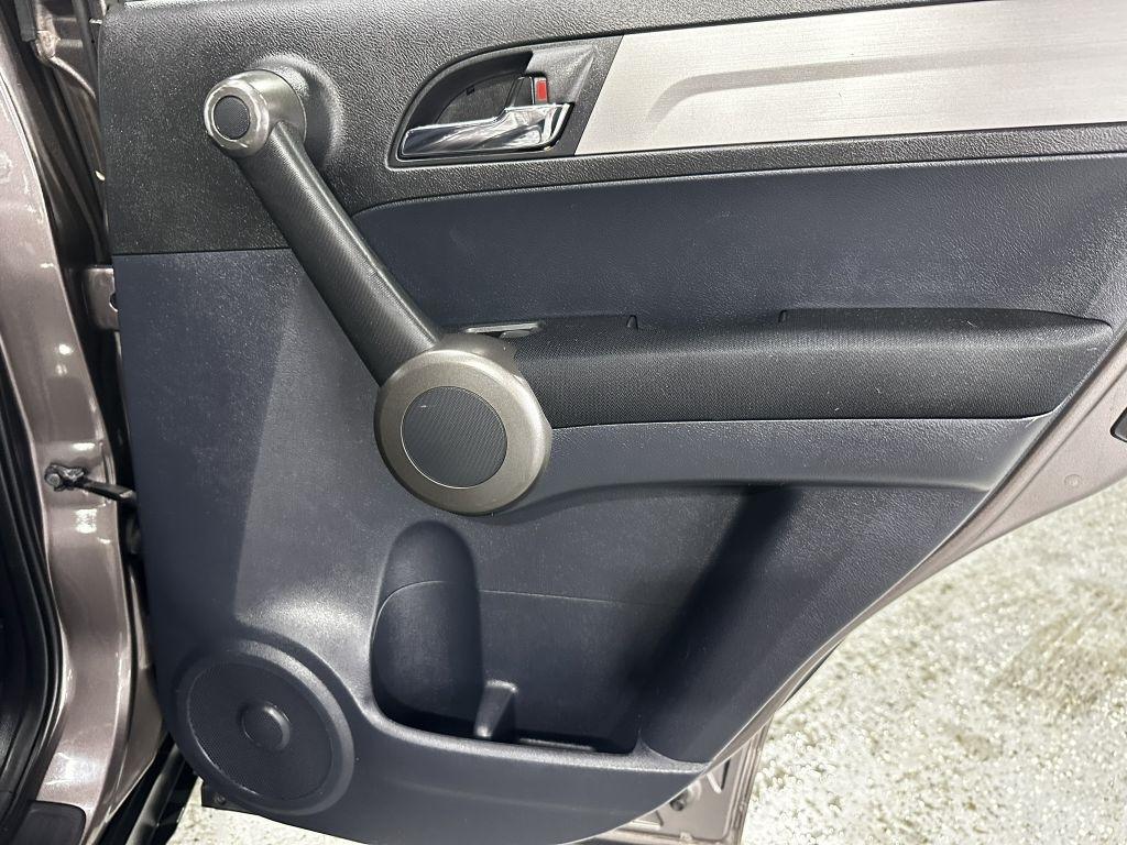 Honda CR-V SE 4WD 5-Speed AT 2011