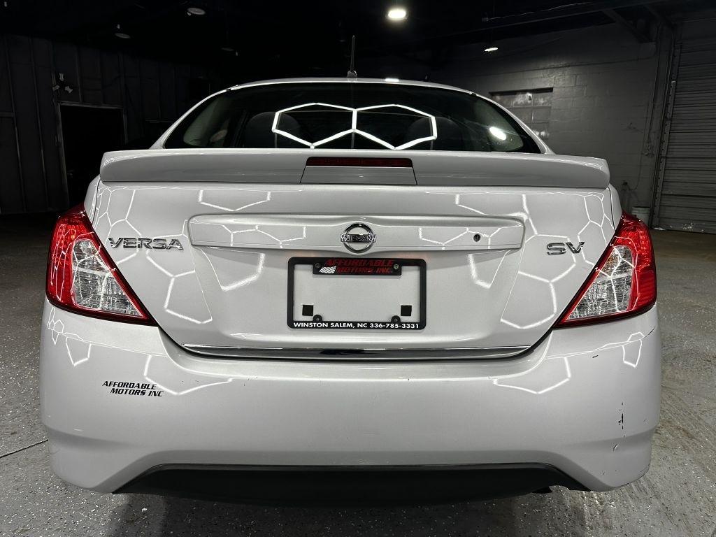 Nissan Versa 1.6 S 5M 2016