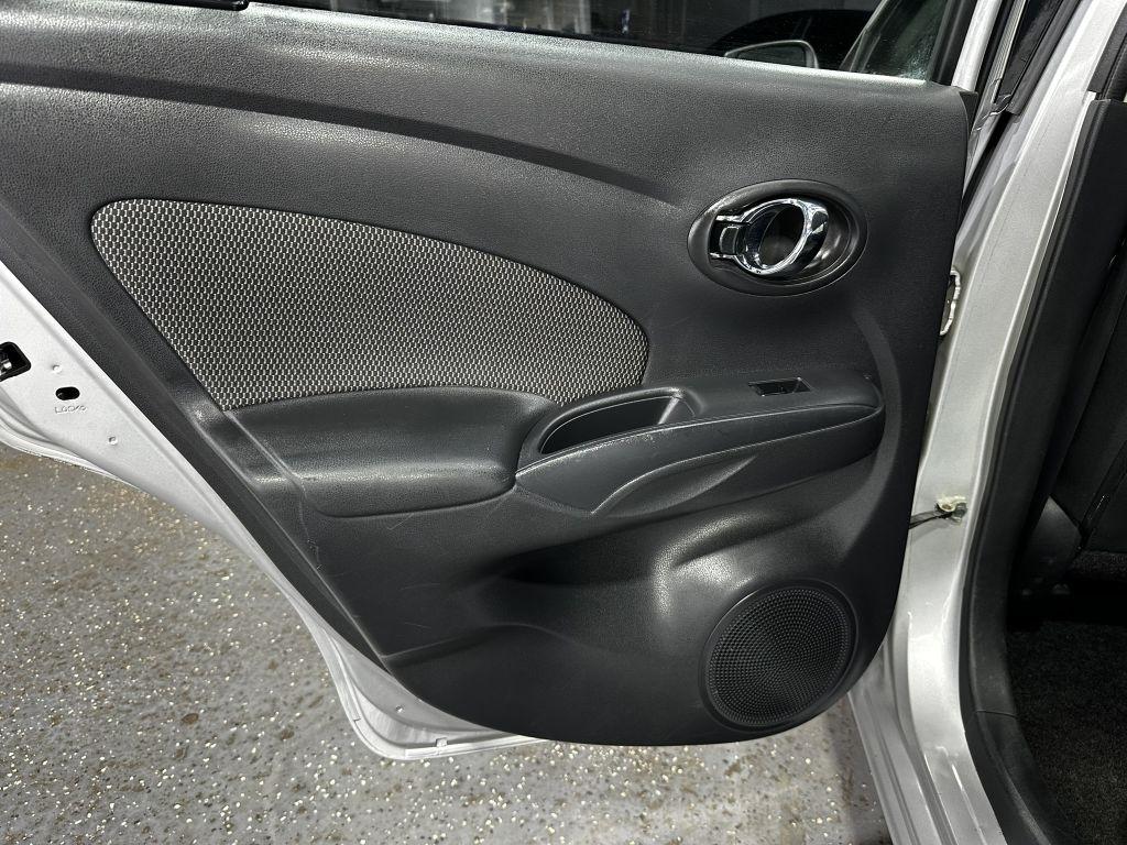 Nissan Versa 1.6 S 5M 2016