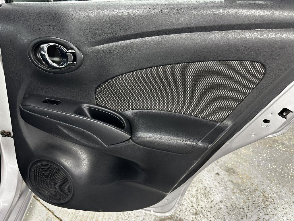 Nissan Versa 1.6 S 5M 2016