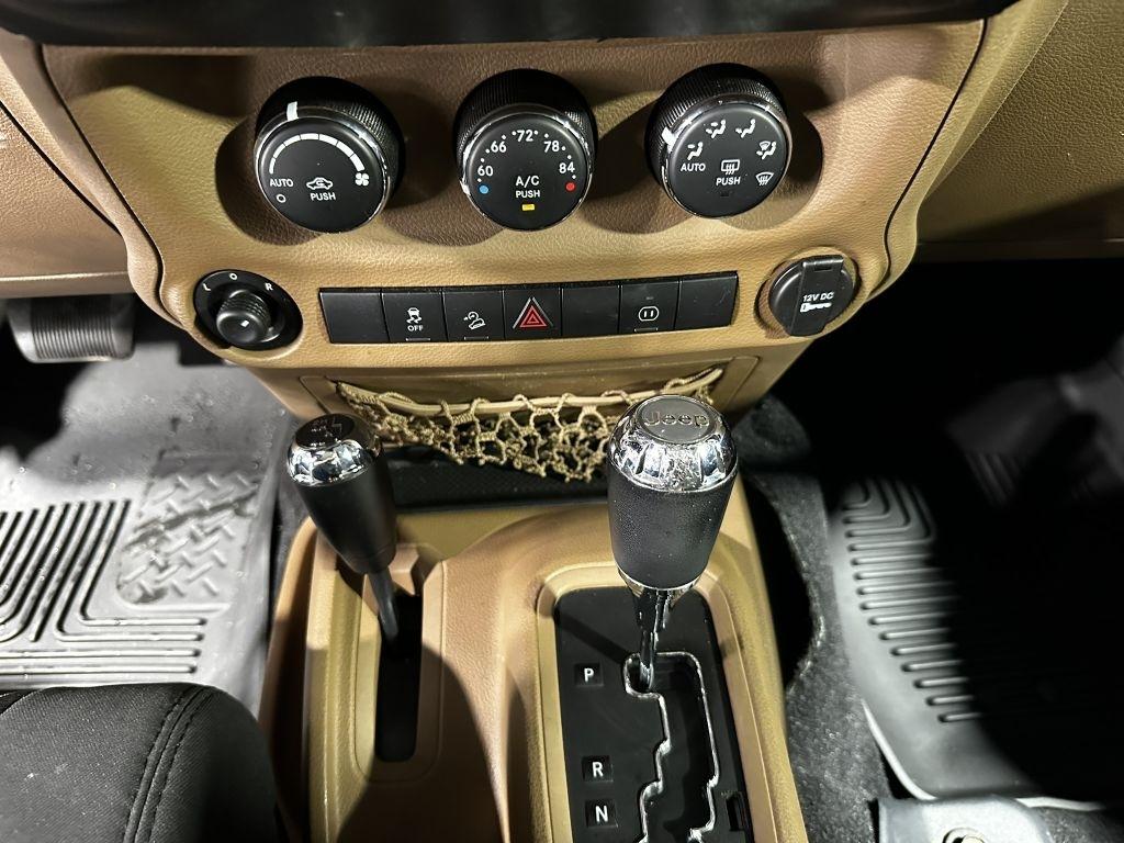 Jeep Wrangler Unlimited Sahara 4WD 2012