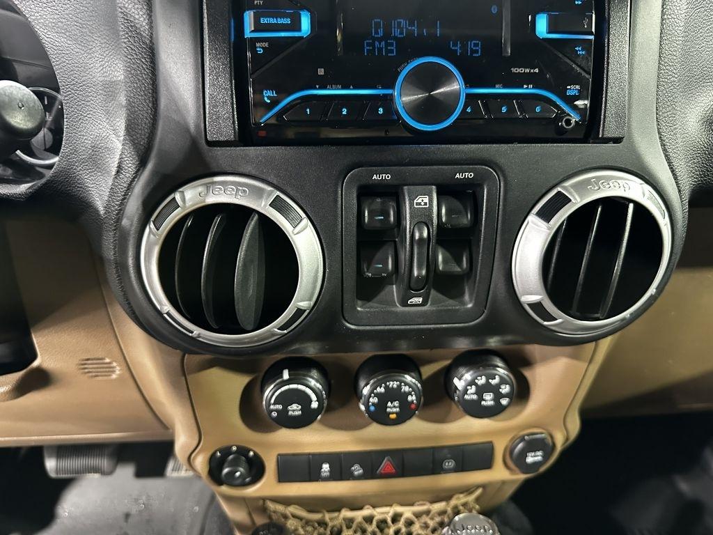 Jeep Wrangler Unlimited Sahara 4WD 2012