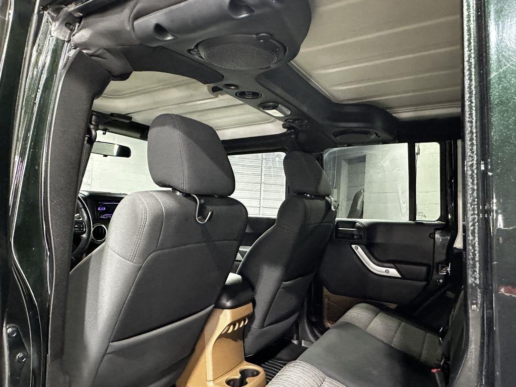 Jeep Wrangler Unlimited Sahara 4WD 2012