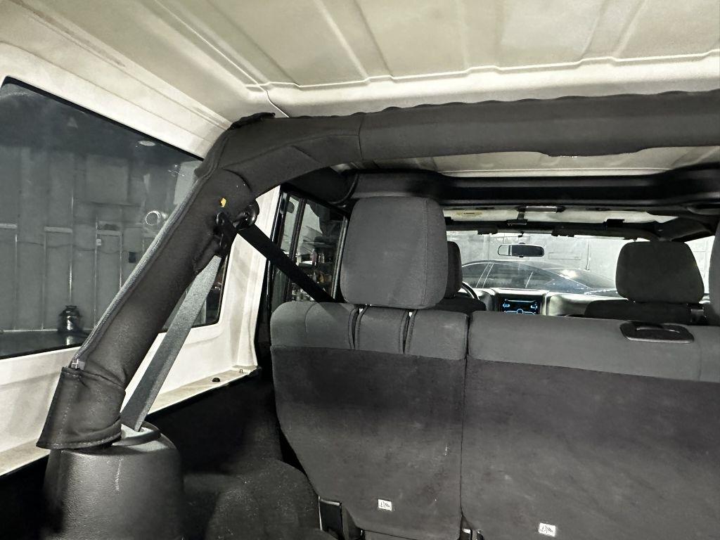 Jeep Wrangler Unlimited Sahara 4WD 2012