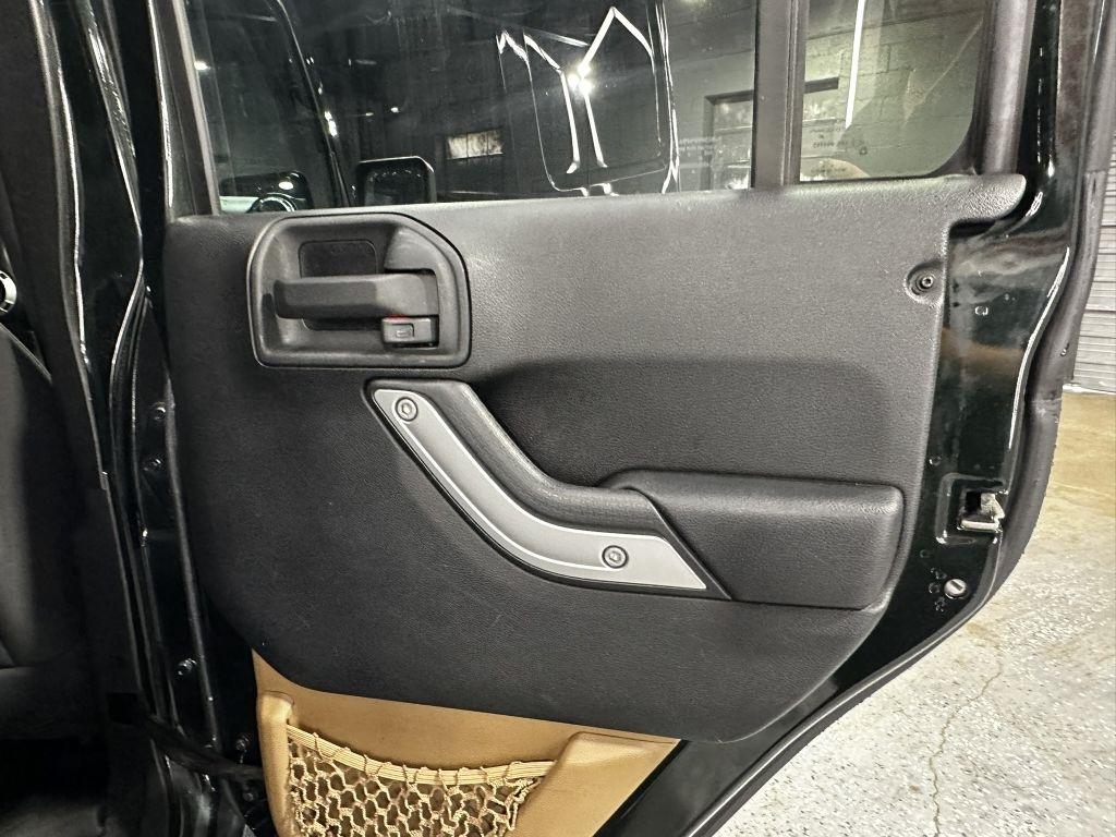 Jeep Wrangler Unlimited Sahara 4WD 2012