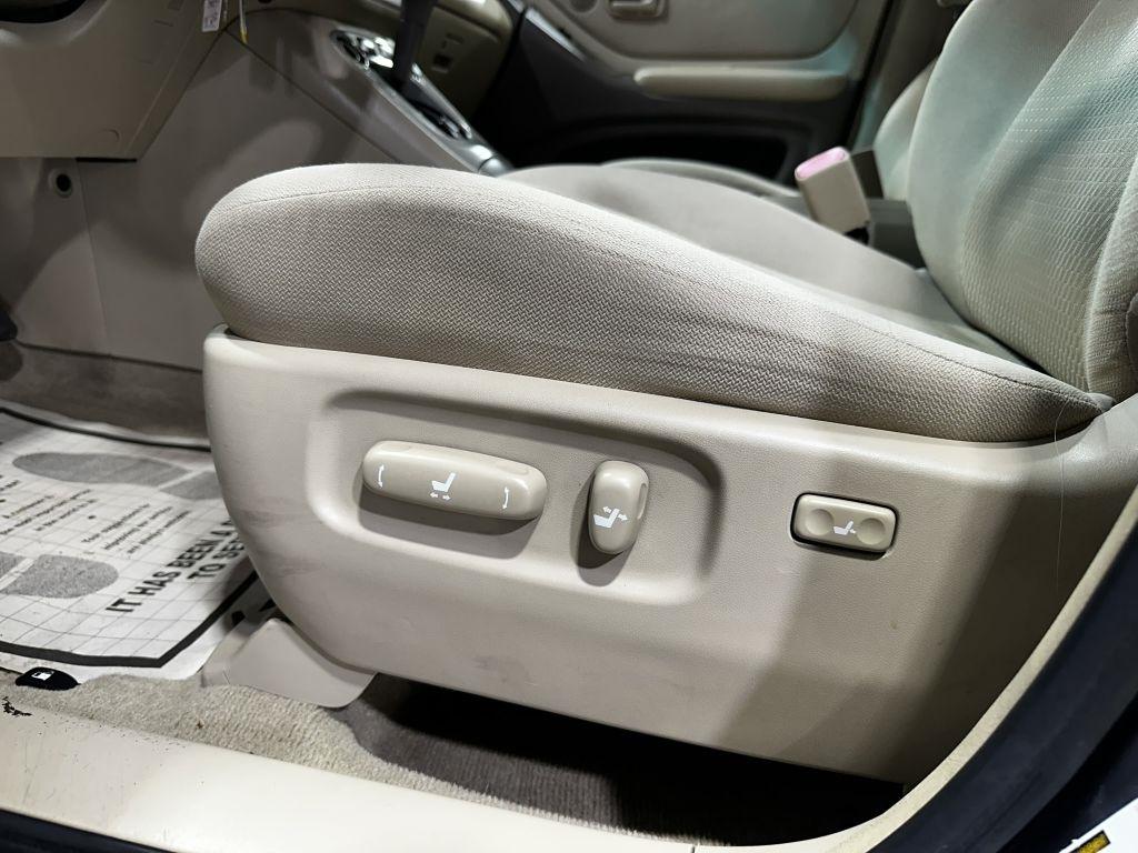 Toyota Highlander Limited V6 4WD 2006
