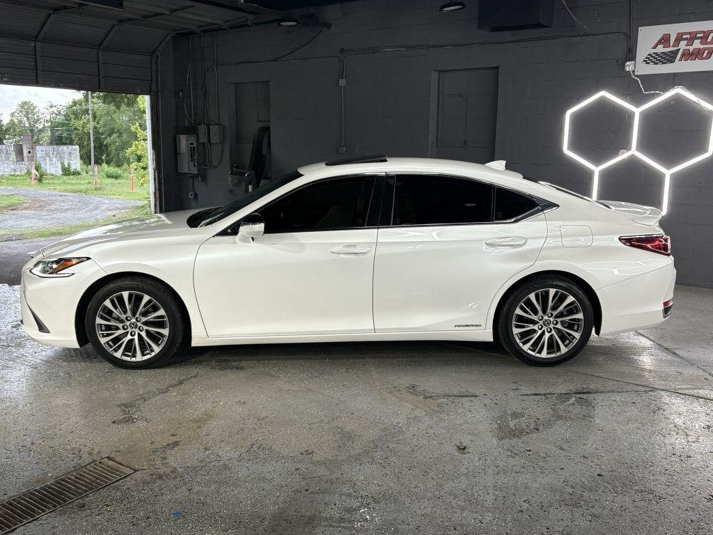 Lexus ES 300h Base 2019