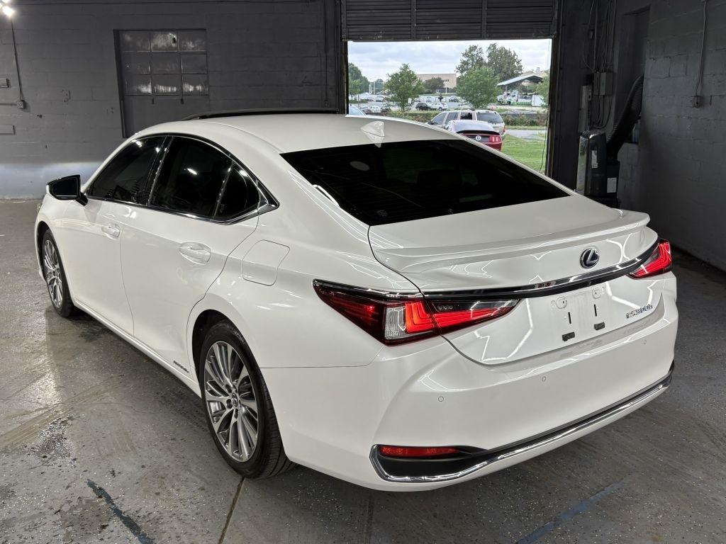 Lexus ES 300h Base 2019