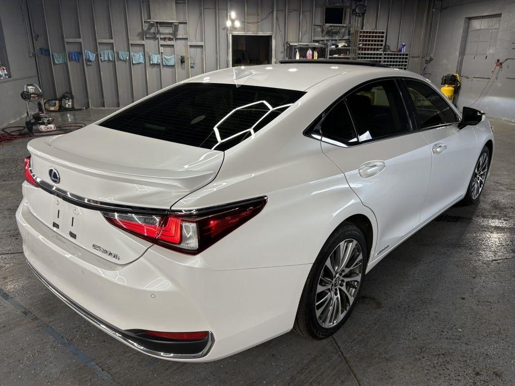 Lexus ES 300h Base 2019