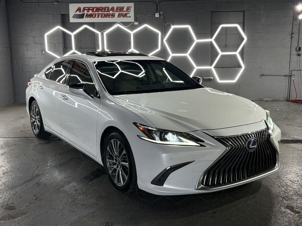 Lexus ES 300h Base 2019