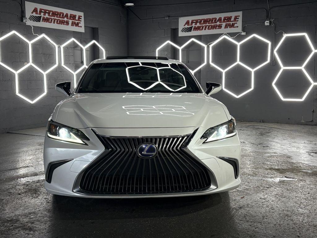 Lexus ES 300h Base 2019