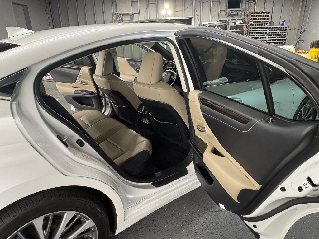 Lexus ES 300h Base 2019
