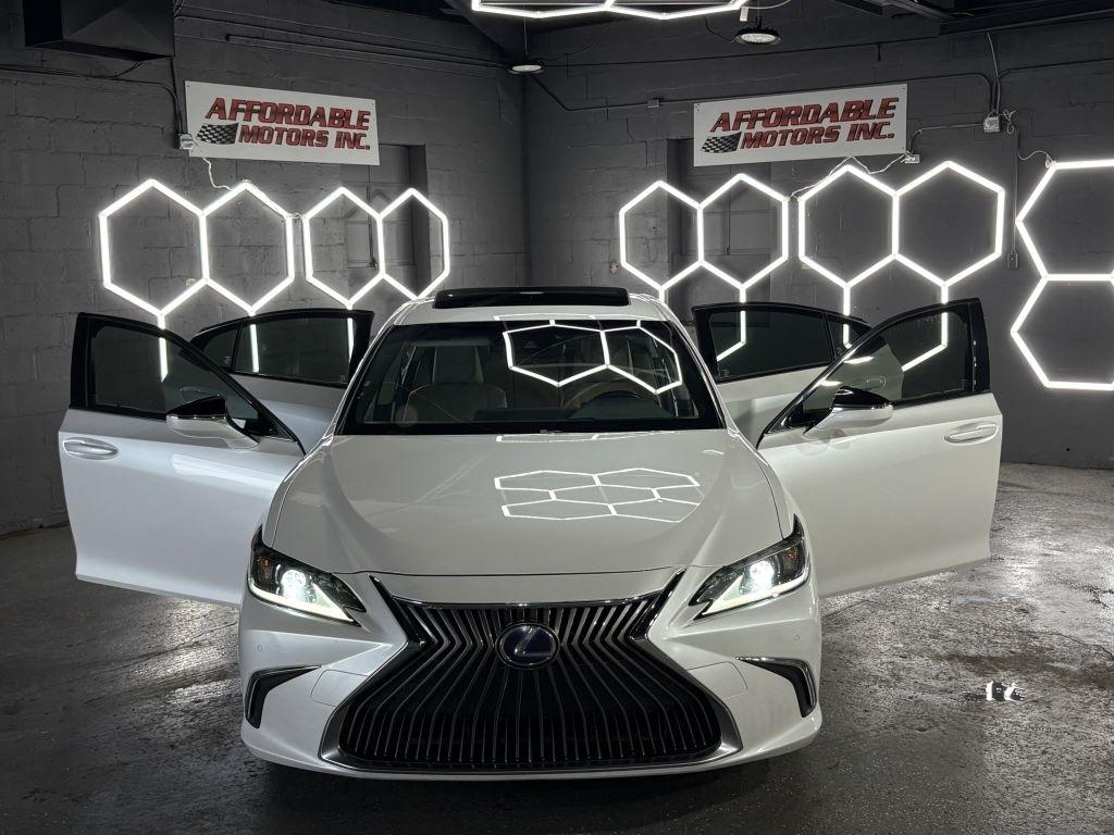Lexus ES 300h Base 2019