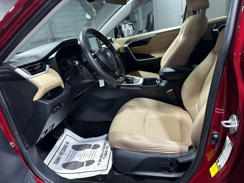 Toyota RAV4 LE 2019