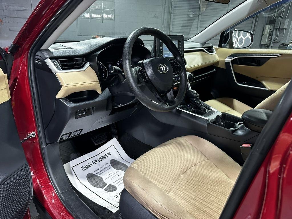 Toyota RAV4 LE 2019