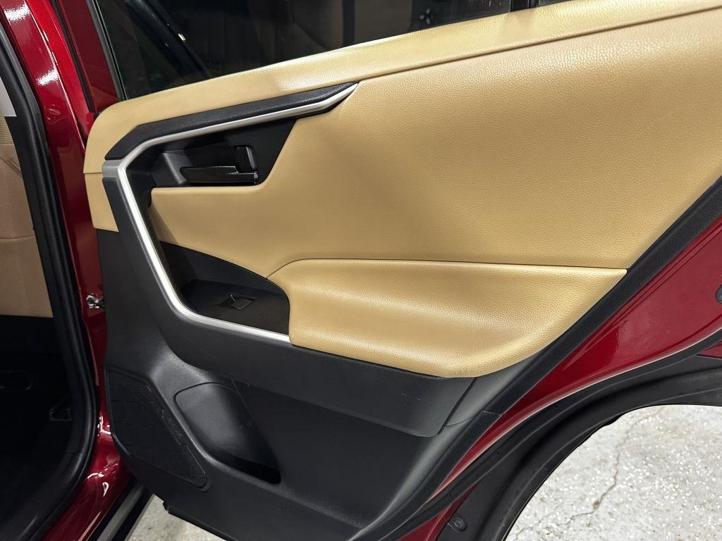 Toyota RAV4 LE 2019