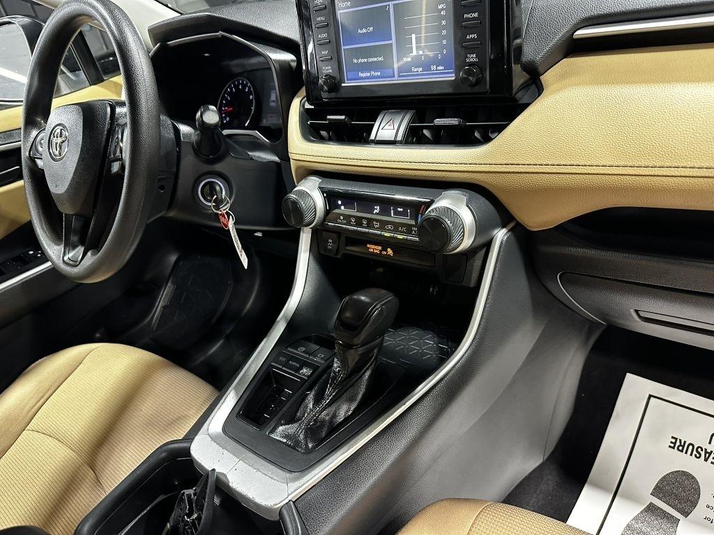 Toyota RAV4 LE 2019