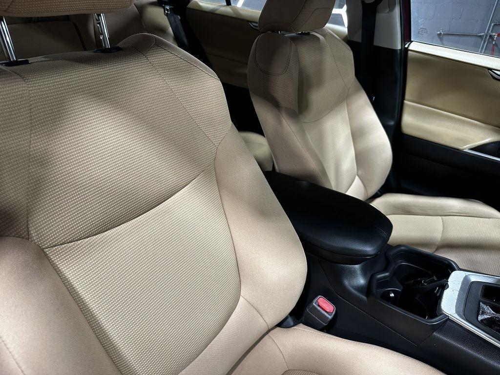 Toyota RAV4 LE 2019