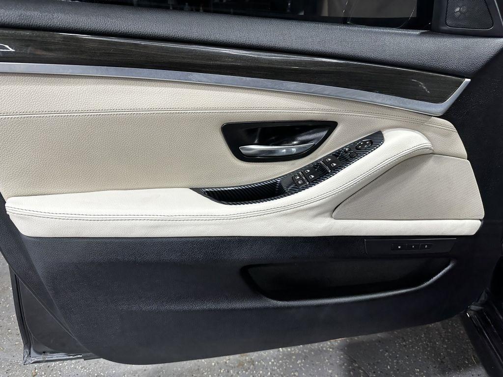 BMW 5-Series 535i 2011
