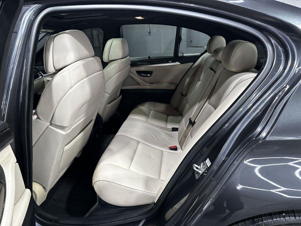 BMW 5-Series 535i 2011