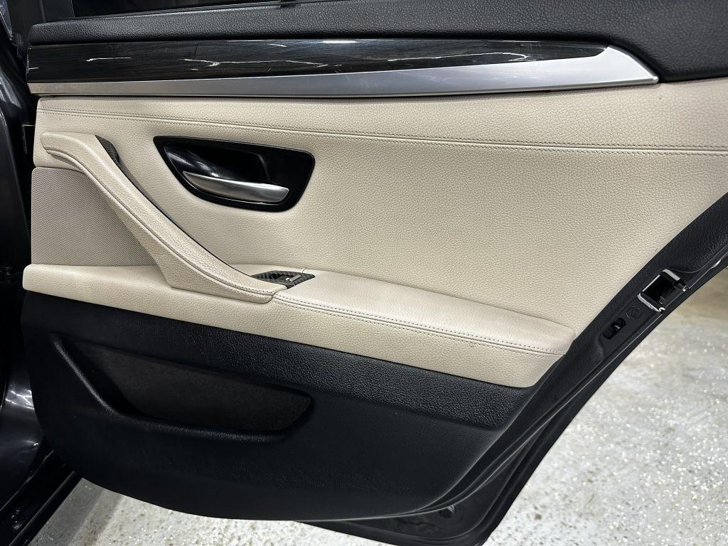 BMW 5-Series 535i 2011