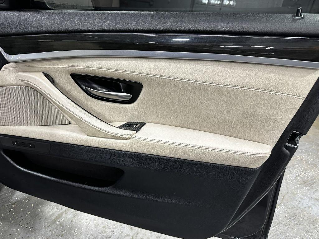 BMW 5-Series 535i 2011