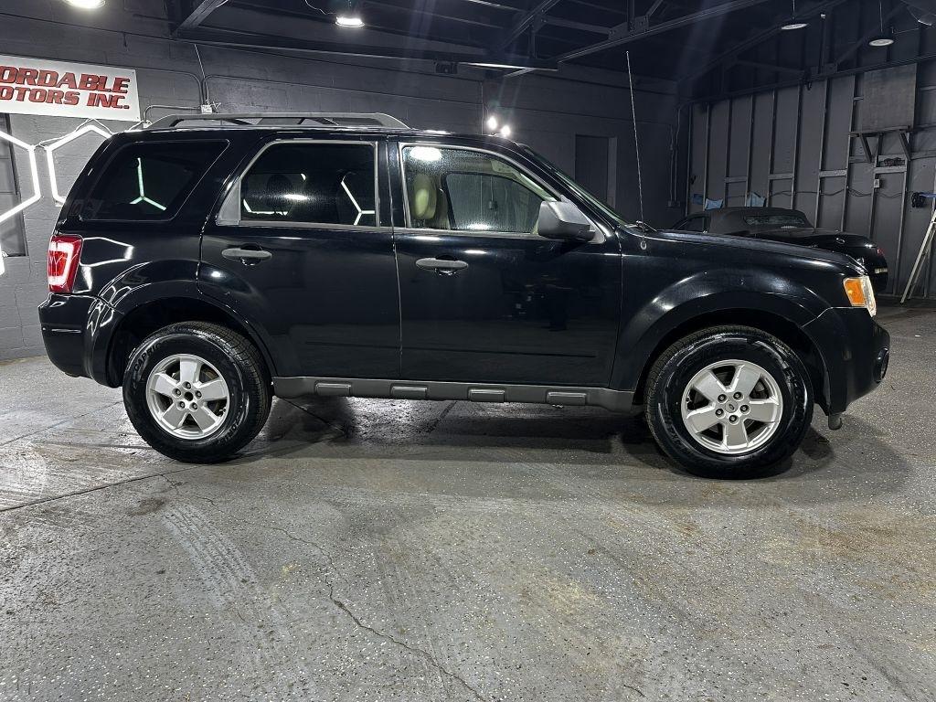 Ford Escape XLT FWD 2012