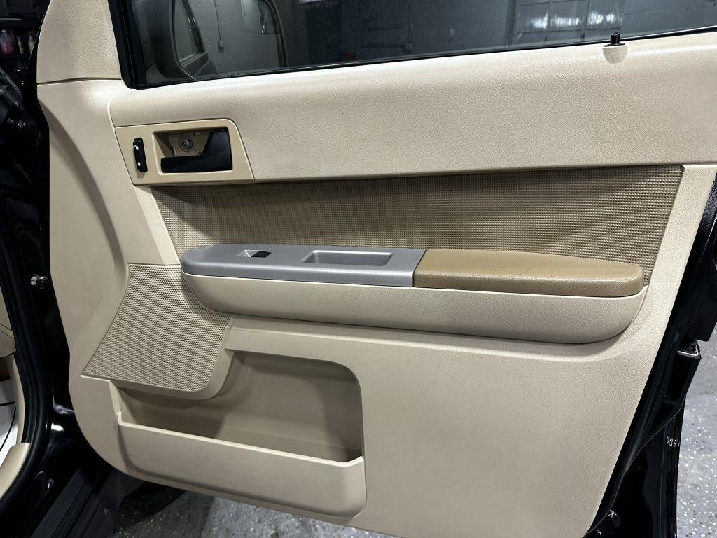 Ford Escape XLT FWD 2012