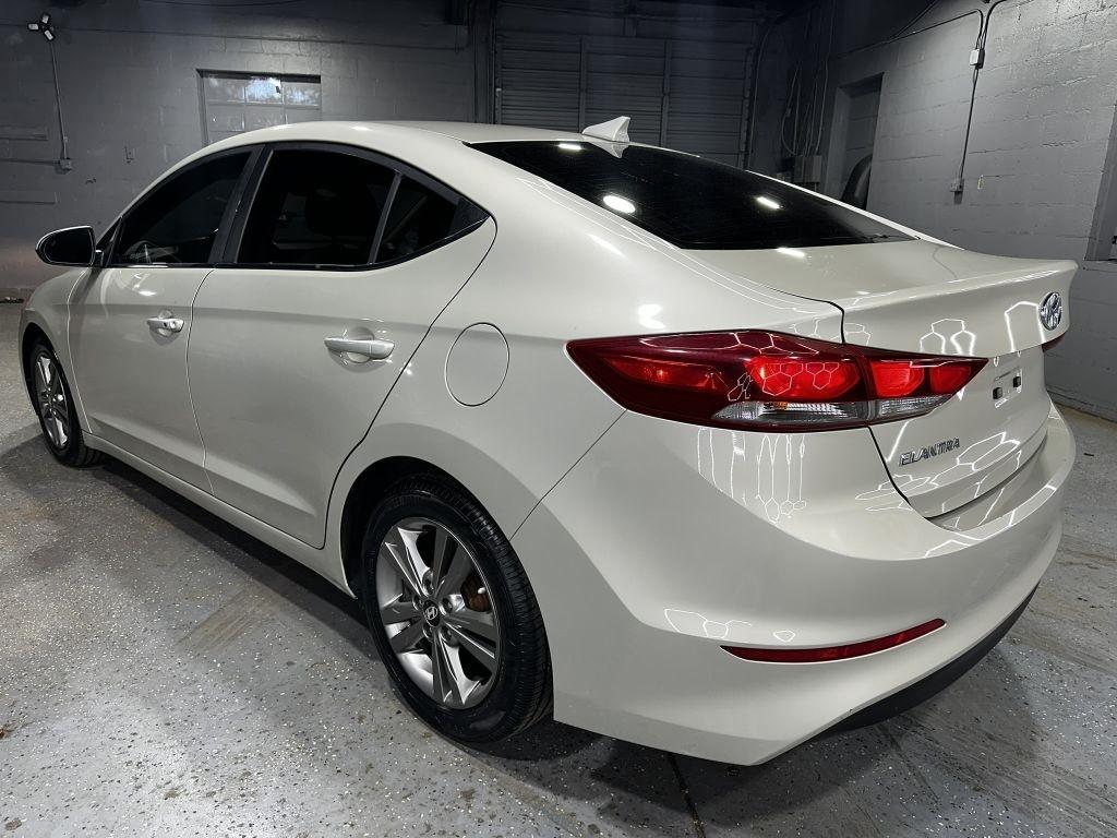 Hyundai Elantra Value Edition 6A 2017