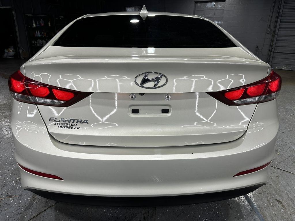 Hyundai Elantra Value Edition 6A 2017
