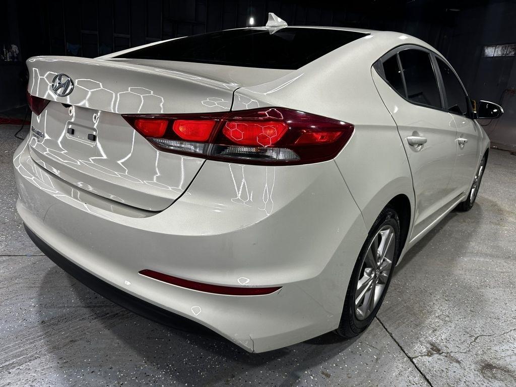 Hyundai Elantra Value Edition 6A 2017