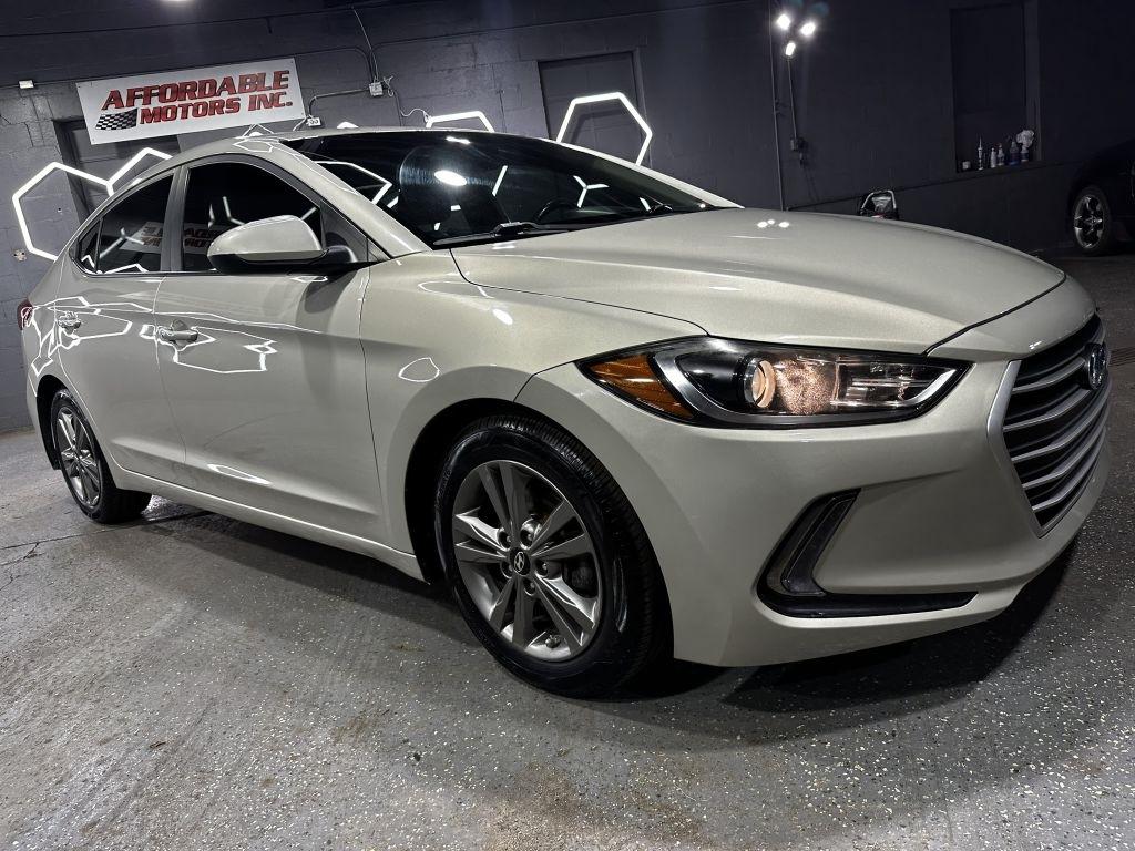 Hyundai Elantra Value Edition 6A 2017