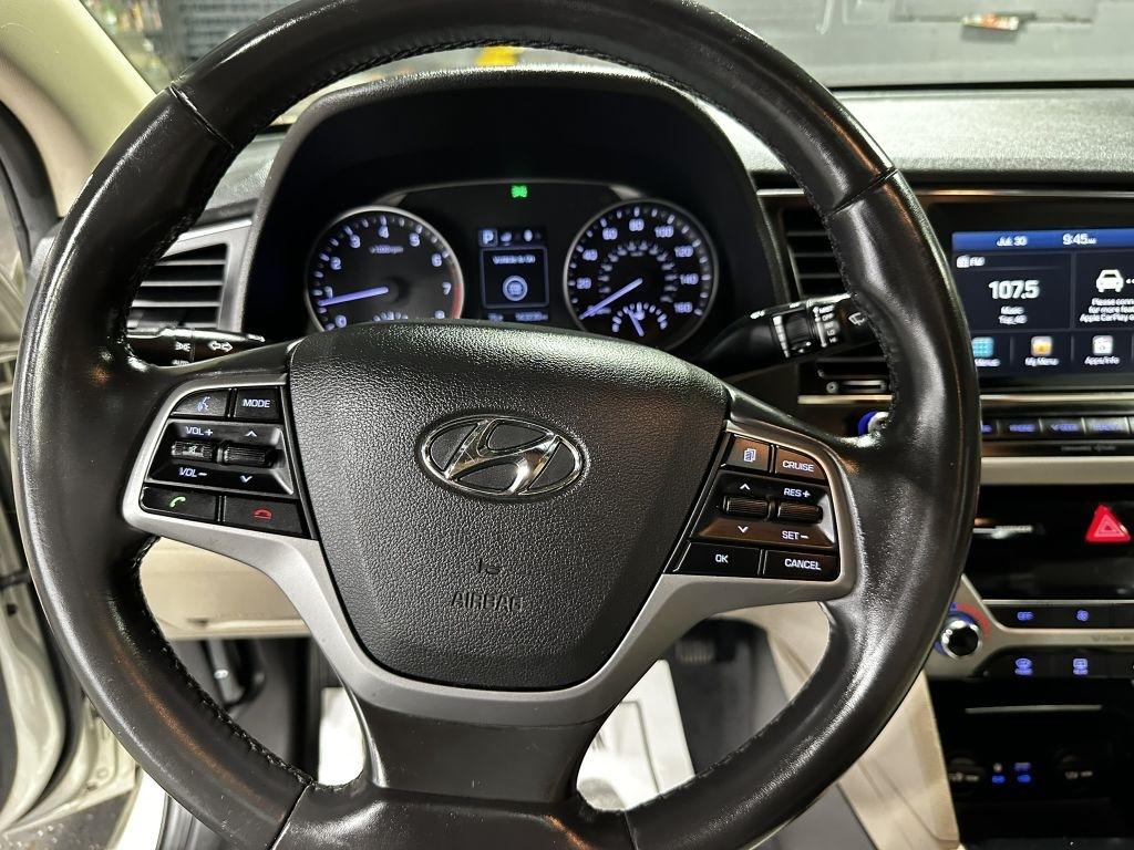 Hyundai Elantra Value Edition 6A 2017