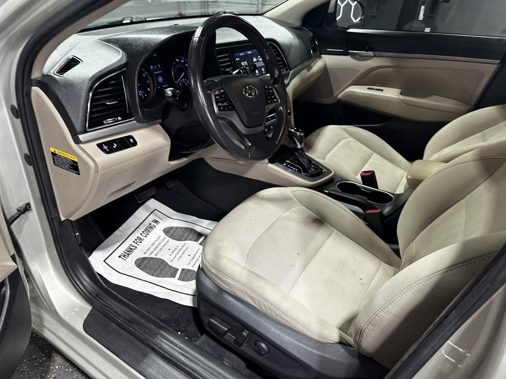 Hyundai Elantra Value Edition 6A 2017