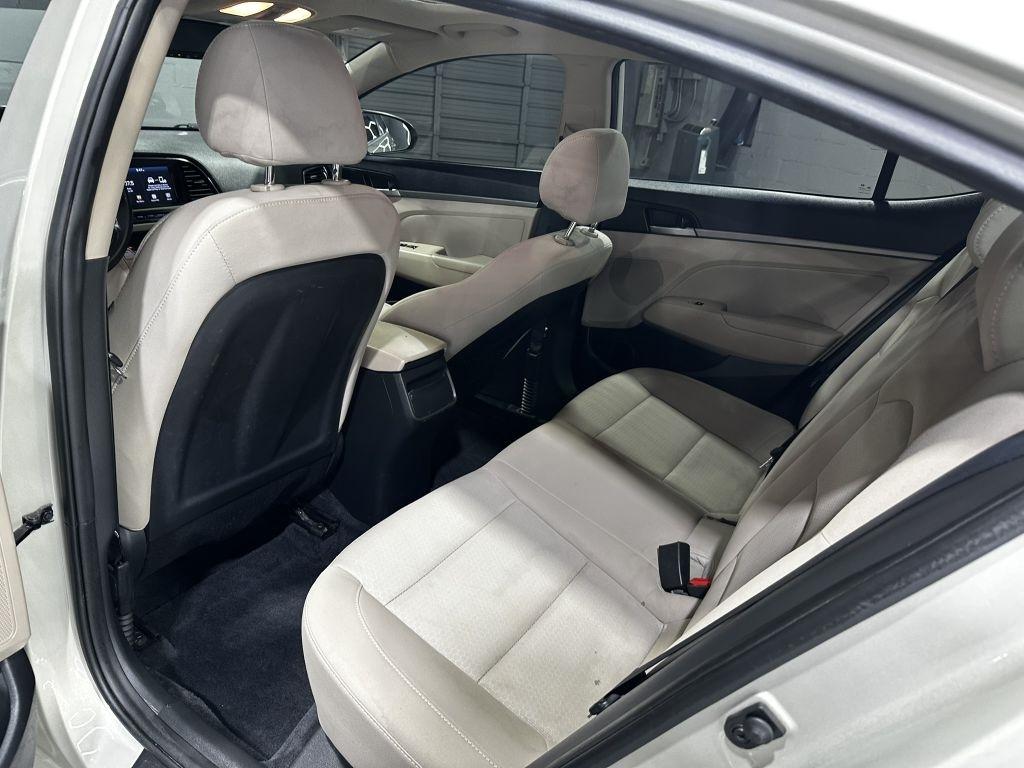 Hyundai Elantra Value Edition 6A 2017
