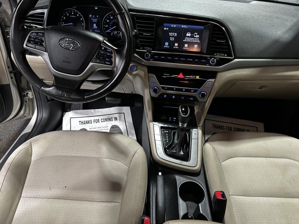 Hyundai Elantra Value Edition 6A 2017
