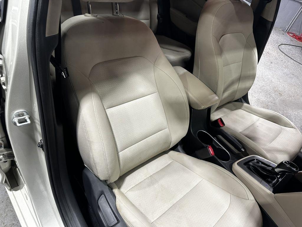 Hyundai Elantra Value Edition 6A 2017